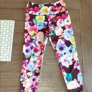 FLORAL PRINT CROP LEGGINGS